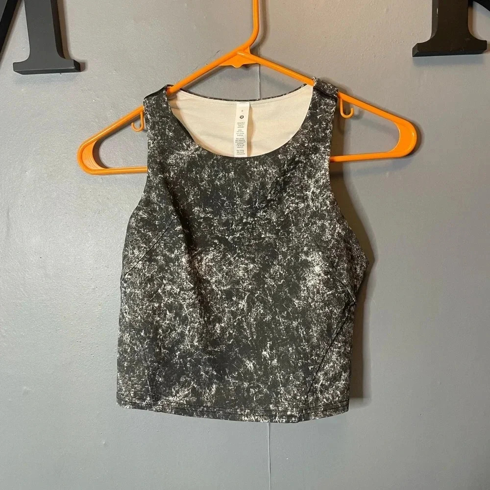 Lululemon Invigorate Training Tank Top Denim Wash Print White Opal Multi size 6